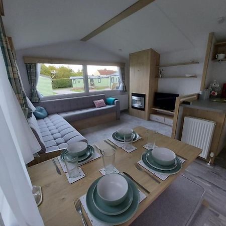 Woofles Luxury Caravan At Knaresborough Lido Екстериор снимка