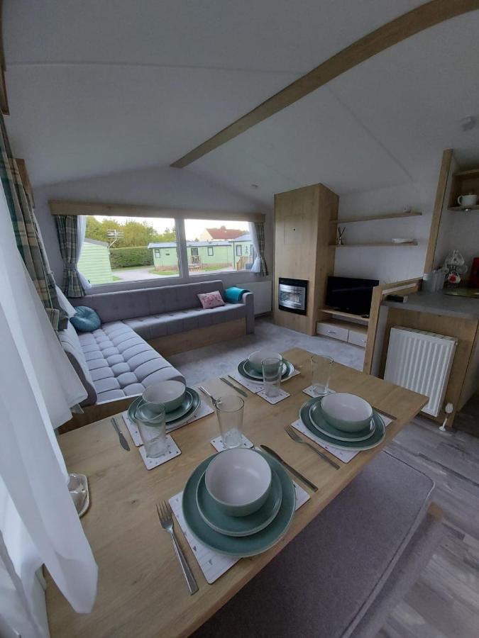Woofles Luxury Caravan At Knaresborough Lido Екстериор снимка