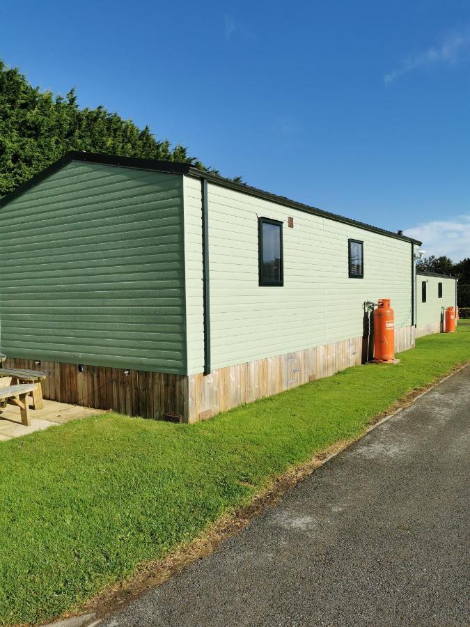 Woofles Luxury Caravan At Knaresborough Lido Екстериор снимка