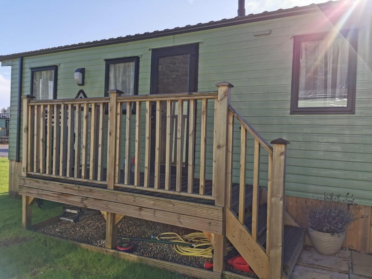 Woofles Luxury Caravan At Knaresborough Lido Екстериор снимка