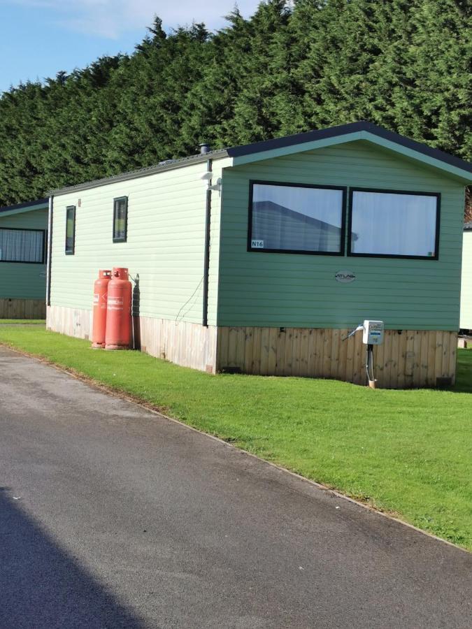 Woofles Luxury Caravan At Knaresborough Lido Екстериор снимка