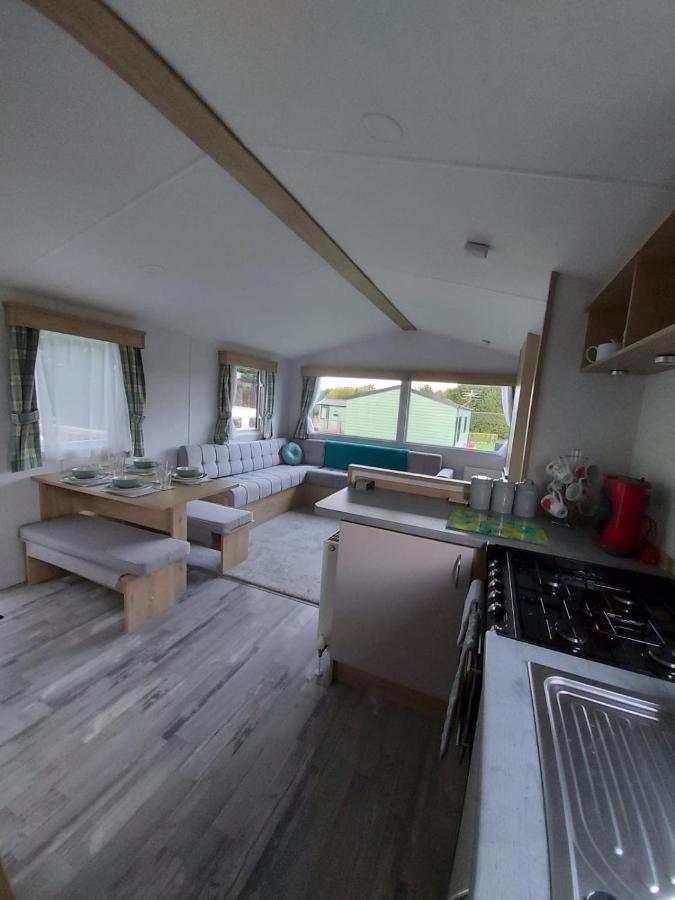 Woofles Luxury Caravan At Knaresborough Lido Екстериор снимка