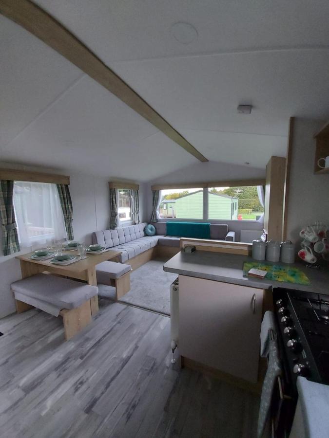 Woofles Luxury Caravan At Knaresborough Lido Екстериор снимка