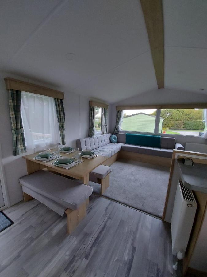 Woofles Luxury Caravan At Knaresborough Lido Екстериор снимка